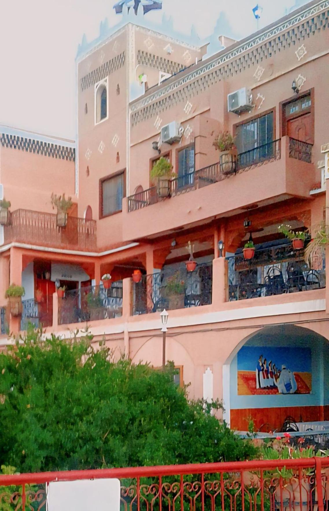 Kasbah La Famille Berbere Hotel Boumalne Dades Exterior photo